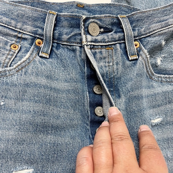 Levis Womens 501 Original Fit Selvedge Distressed High Rise Straight Fit Jeans - Picture 7 of 14